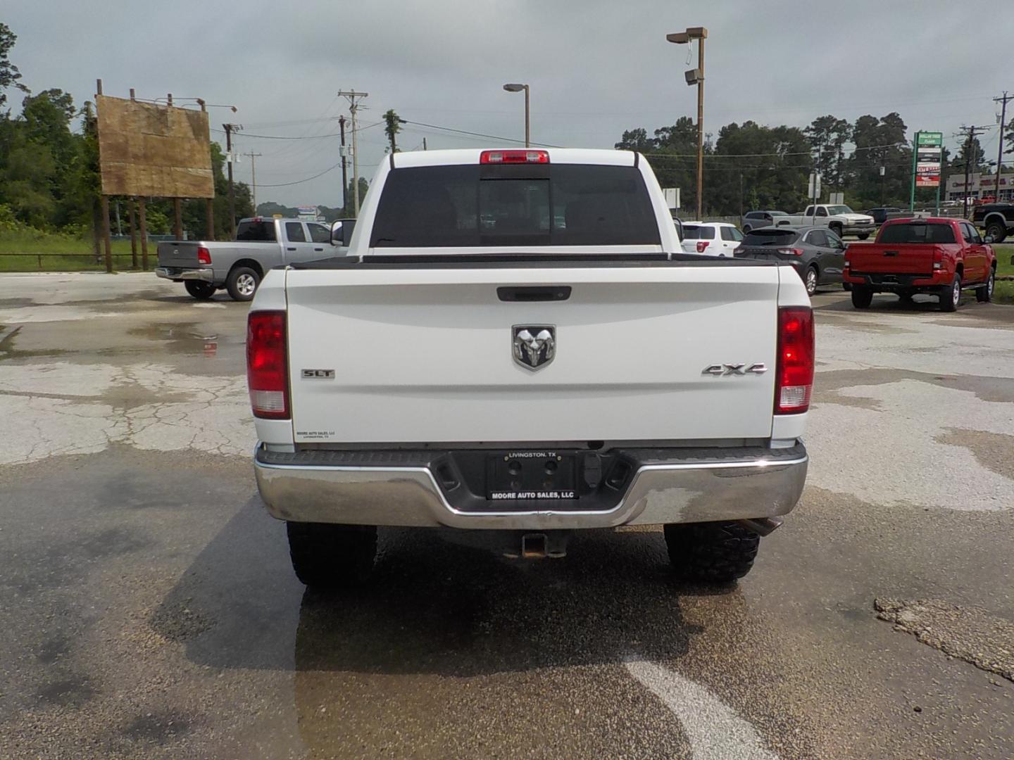 2015 White /Gray Ram 2500 SLT (3C6TR5DT1FG) with an 5.7-Liter 8 Cylinder Engine engine, Automatic transmission, located at 1617 W Church Street, Livingston, TX, 77351, (936) 327-3600, 30.710995, -94.951157 - 3/4 ton 4X4!! These kind are hard to find!! 5.7L HEMI!! - Photo#6